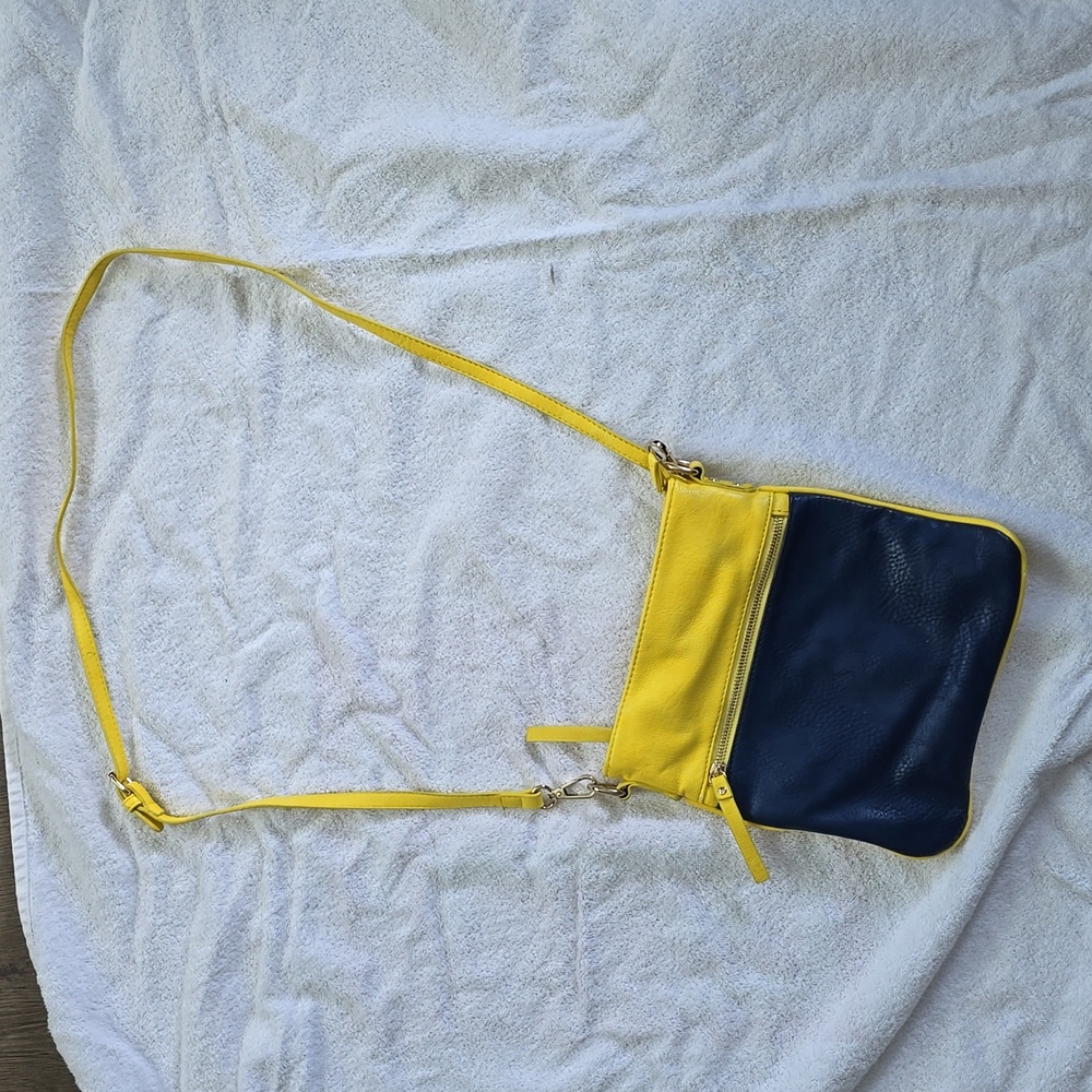 Crossbody yellow and navy blue purse